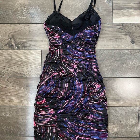 Guess - Picture 3 of 3